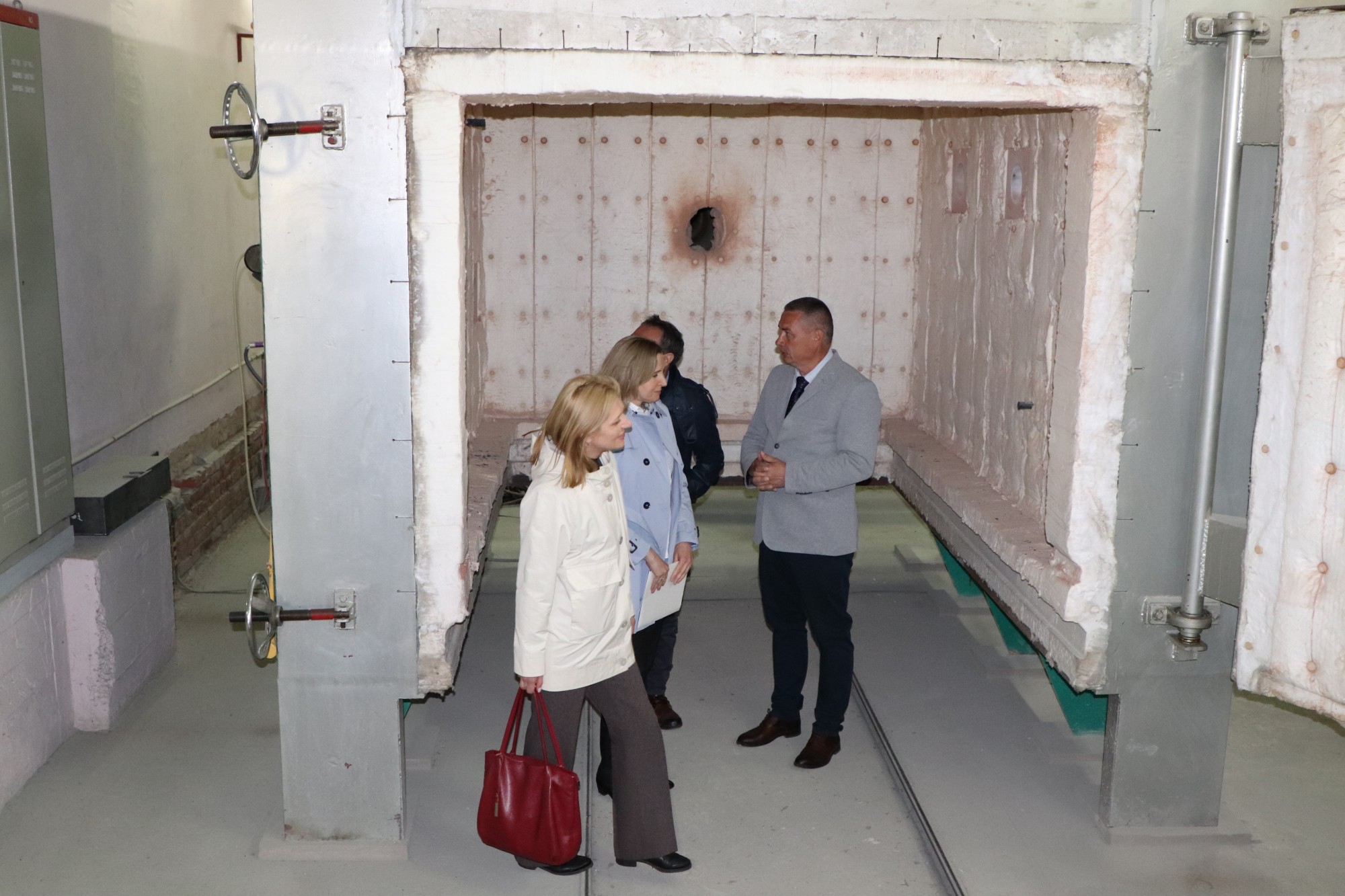 Осмотр камеры газонагревательной печи